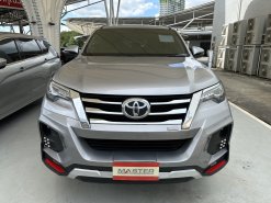 Toyota Fortuner 2.4 V (2WD) 2018 พร้อมจัดเต็มฟรีดาวน์